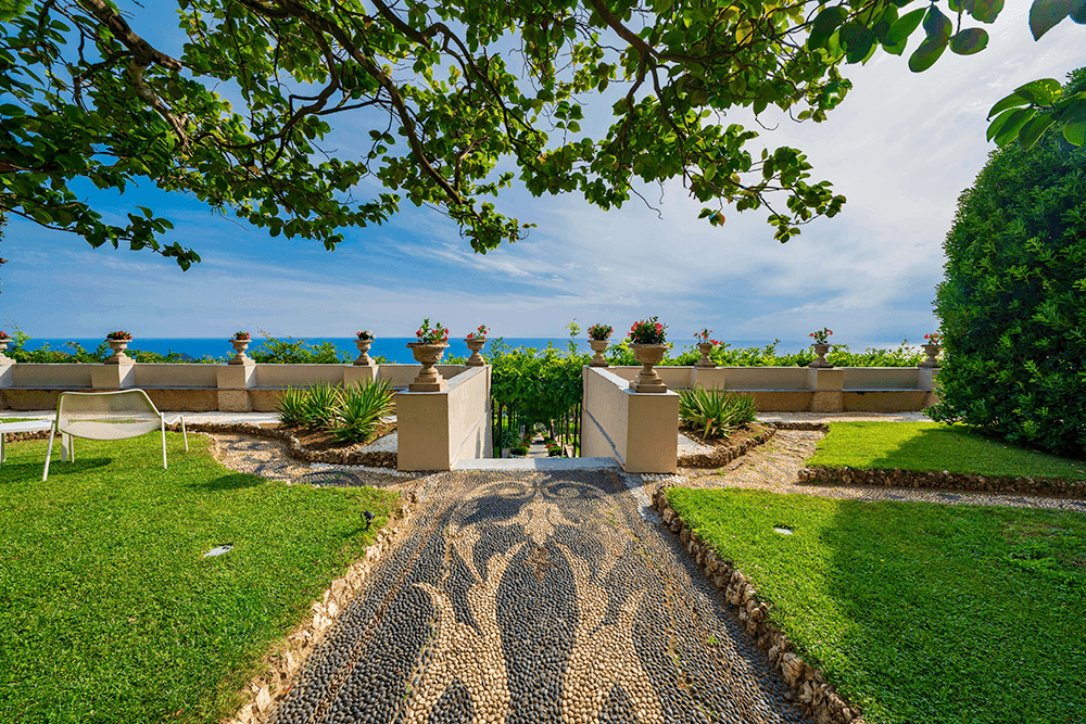Villa Riviera Resort