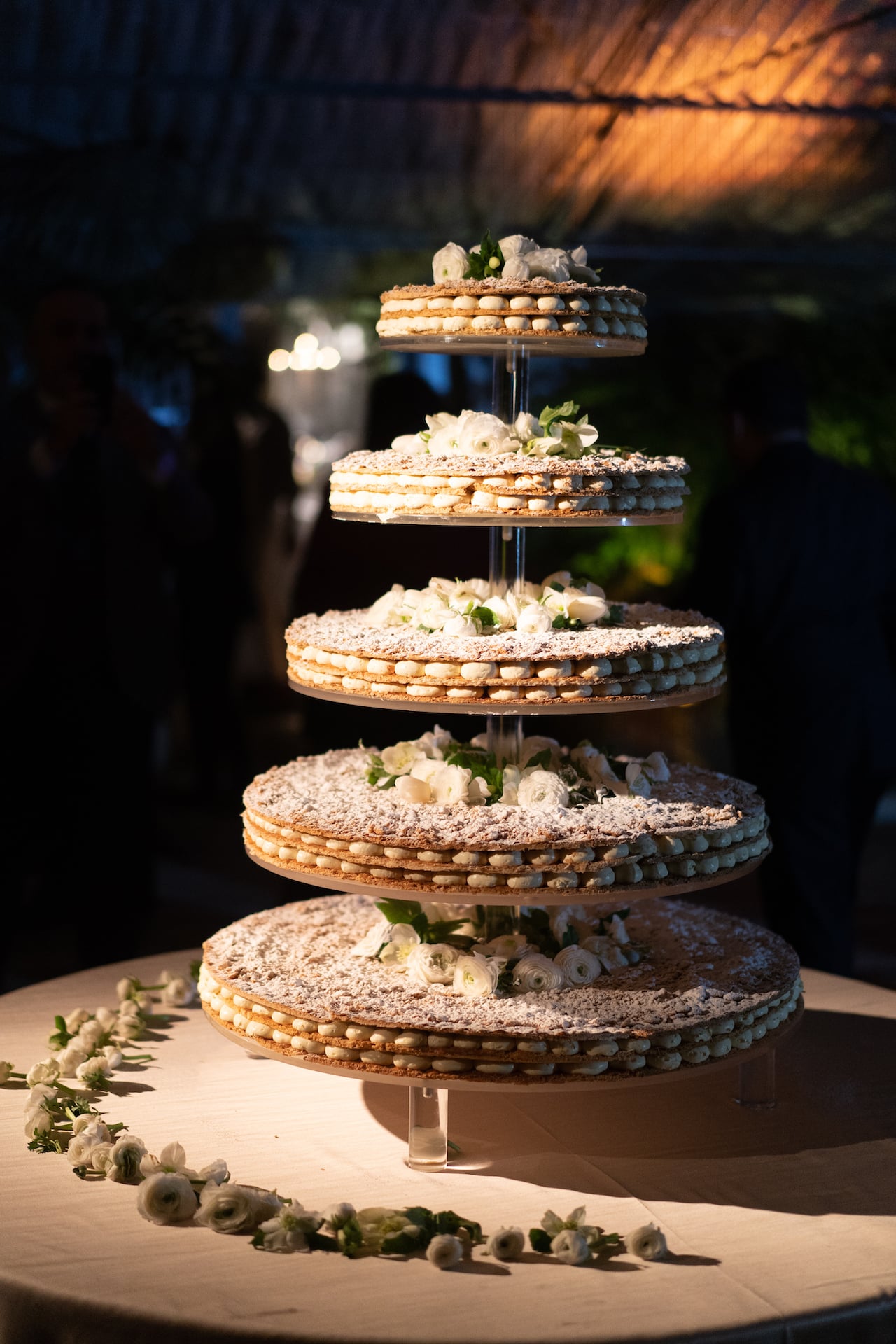 Blanc-Weddings-Wedding-cake-ideas-6.jpeg